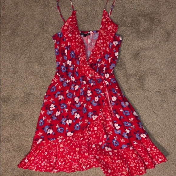 Express Ruffle Wrap Dress - Picture 4 of 4